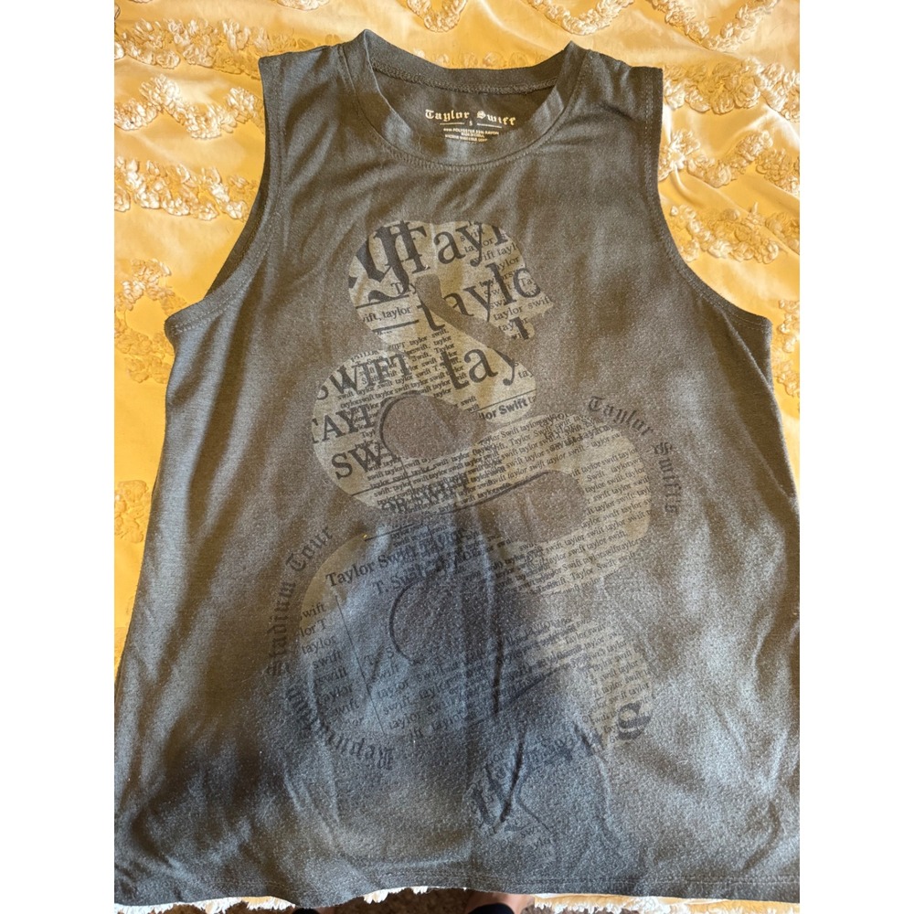Taylor Swift Reputation Stadium Tour Snake Graphic Muscle Tank Top Gray Small